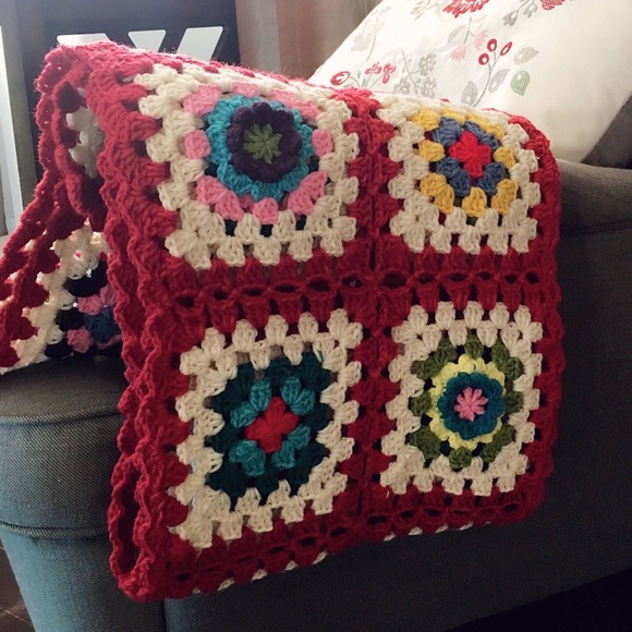 Brand New - Vintage Style Handmade 3D floral long Afghan Crochet Throw - Picture 1 of 6